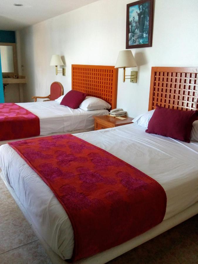 Hotel Gandhi Chetumal Exterior photo