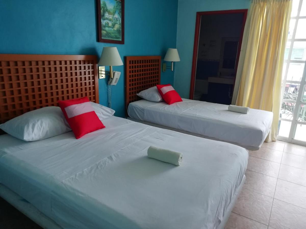 Hotel Gandhi Chetumal Exterior photo